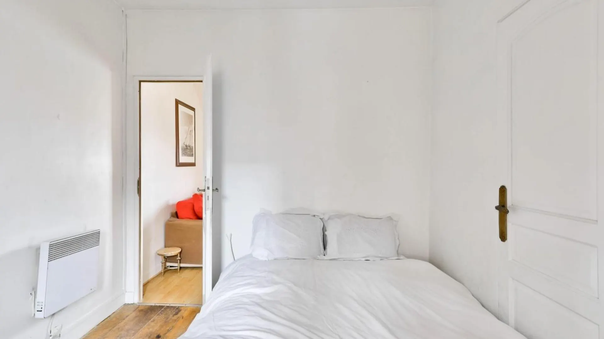 Cosy Apartment Under The Roofs Of Paris